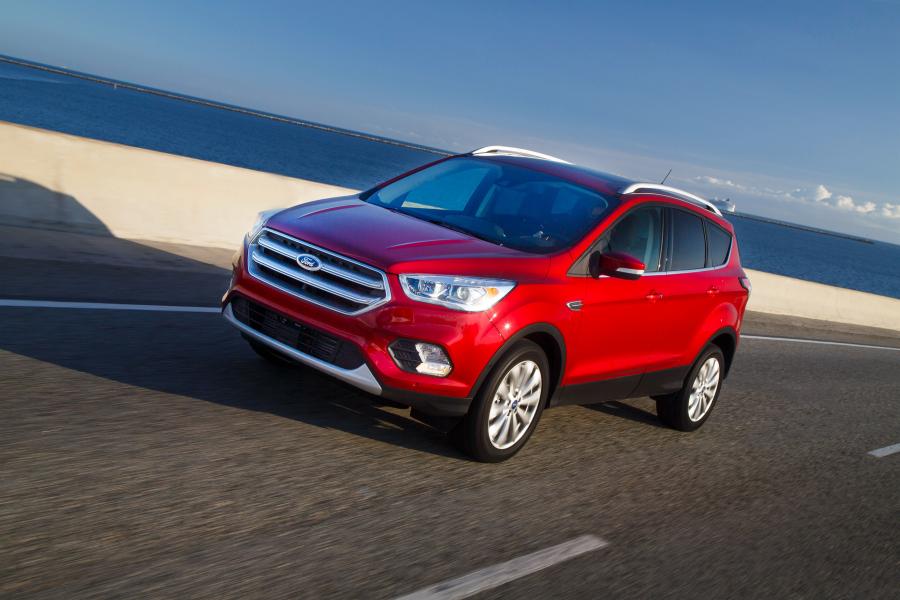  Ford Escape Titanium 2016 года  (фото 17 из 28)